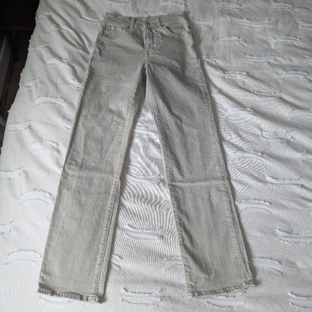 Madewell Women's Straight Leg Jeans in Light Gray